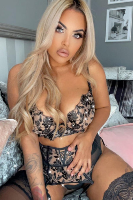 Tanya Lucie_ nude model pics