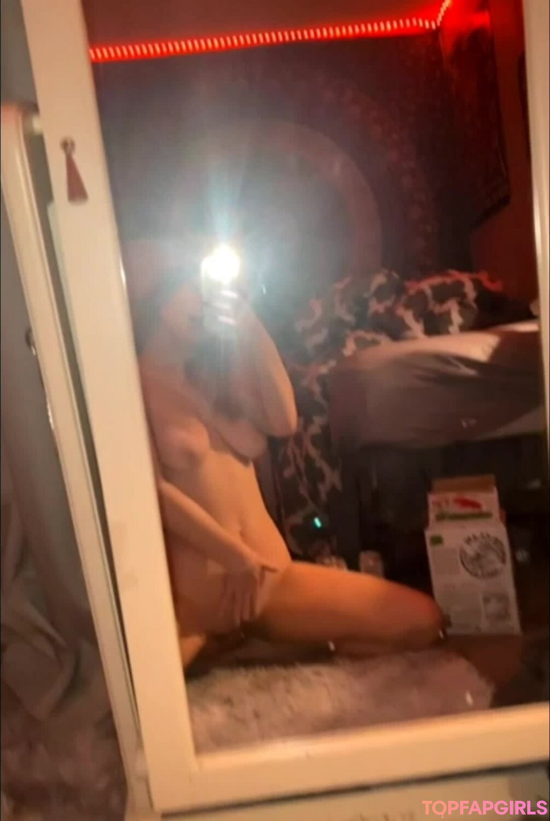 Gothicbratgf model nude photos