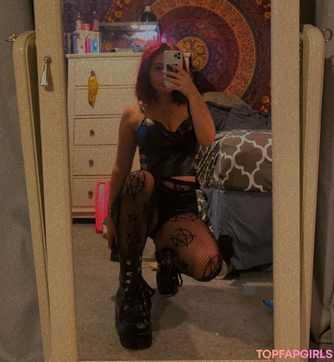 Gothicbratgf nude actress pics