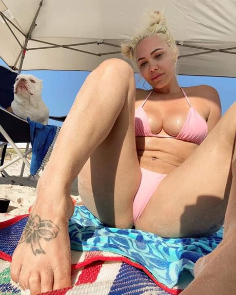 Bunnie Xo xxx pornstar archive