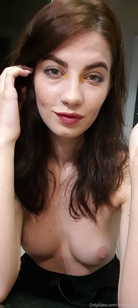 Goddess Kitty sex actress photo