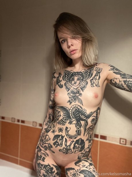 Tattooed Russian star top pic
