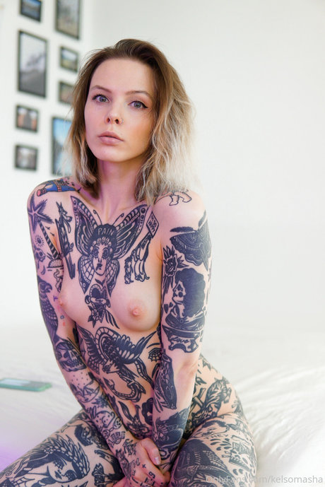 Tattooed Russian sex actress pics