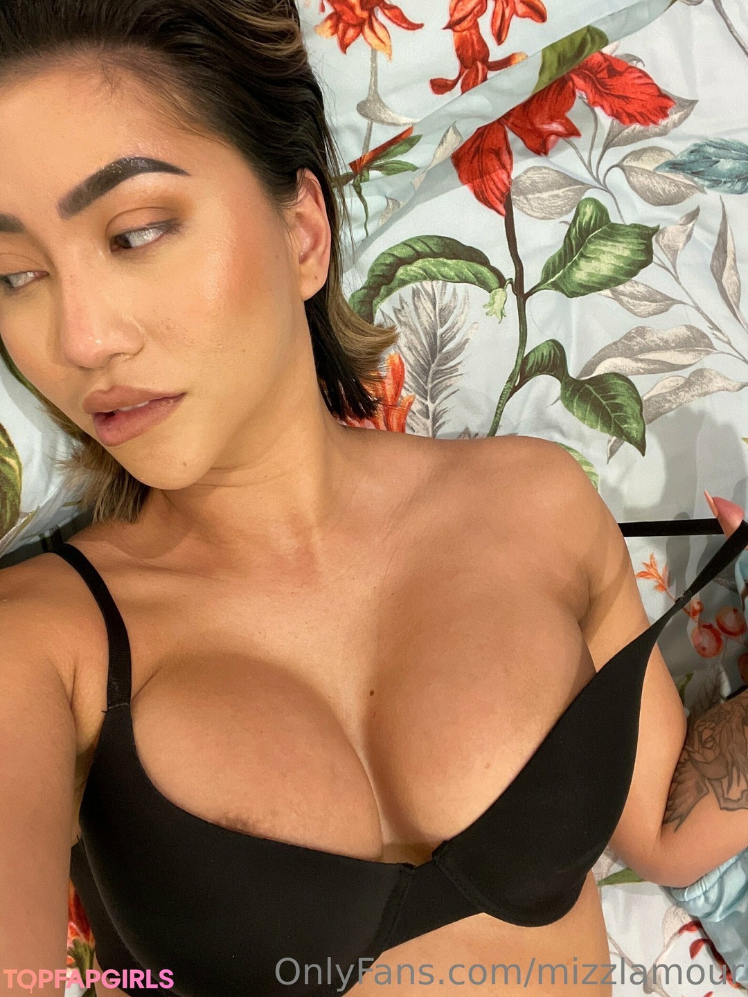 Mizzlamour sexy model photos