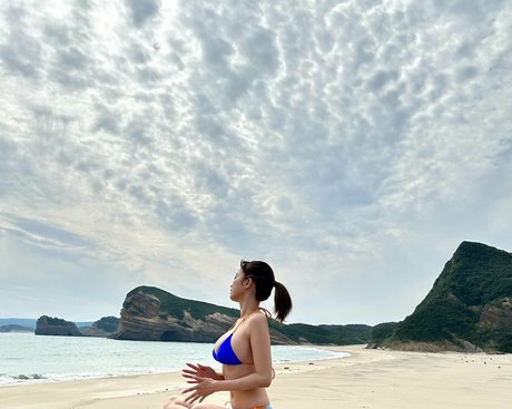 busty bbw onlyfans pornographic image