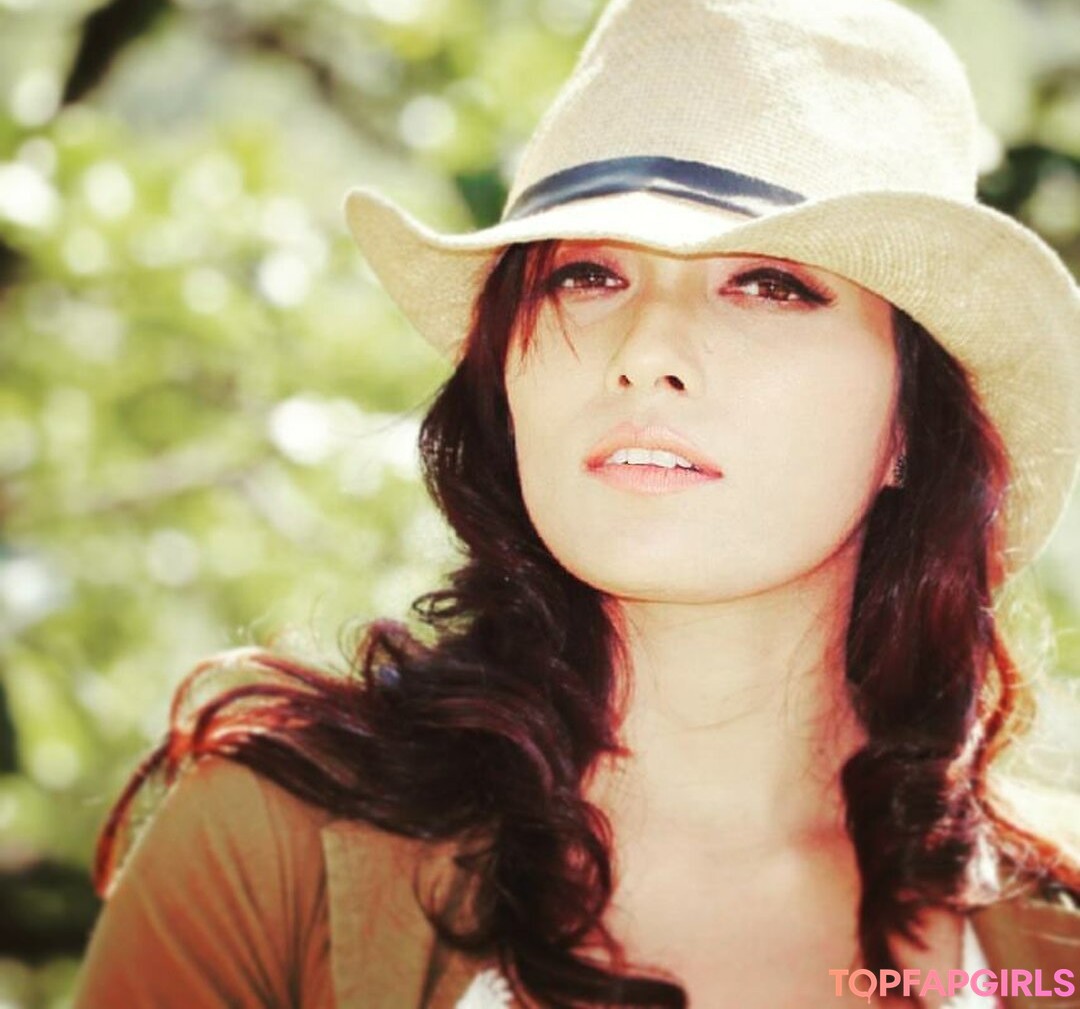 Zoya Rathore star free images