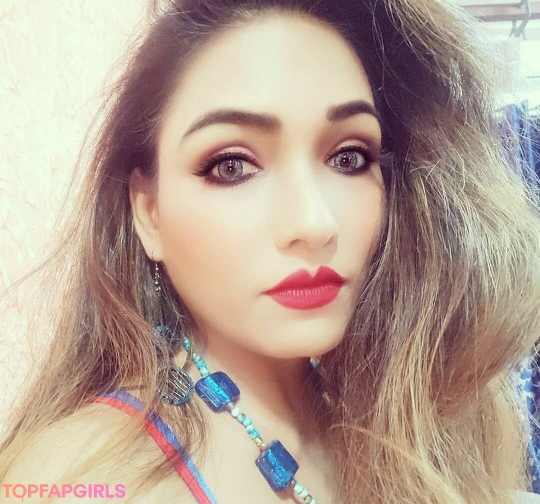 Zoya Rathore sex model photo