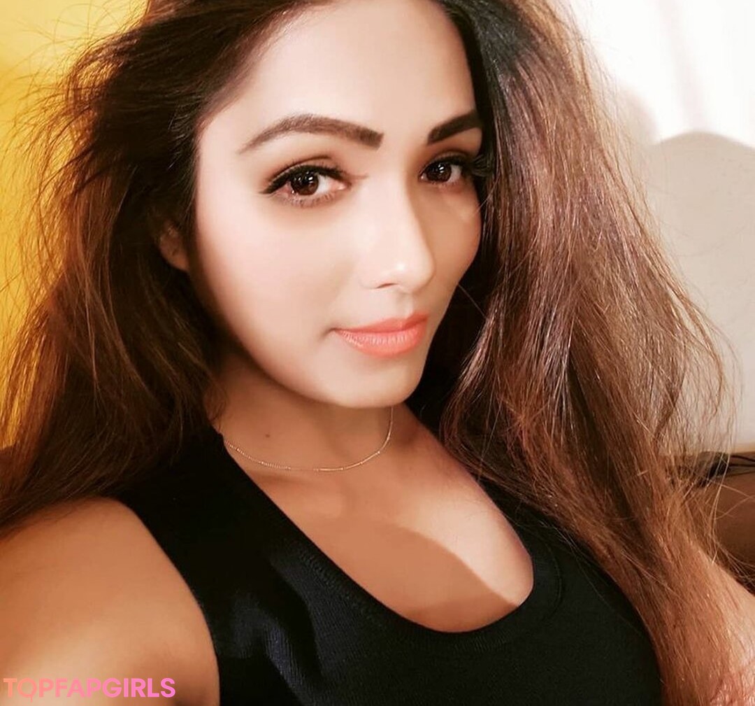 Zoya Rathore profile image