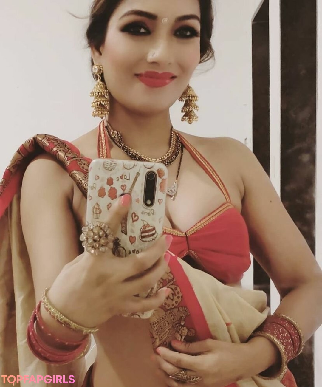 Zoya Rathore model perfect image