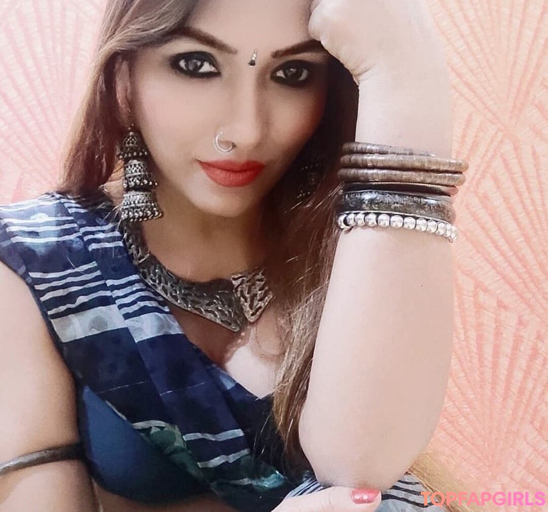 Zoya Rathore high quality model gallery