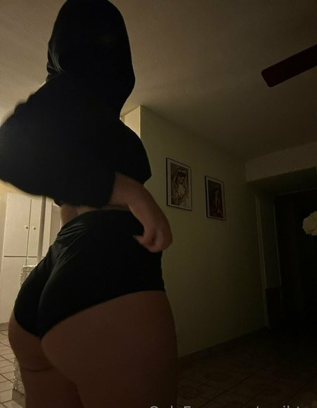 zuribtw erotic model archive