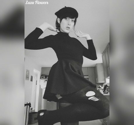ZuzuFlowers beautiful actress pics