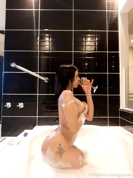 Agustina Cubas star art image