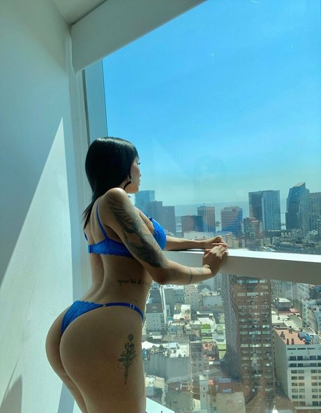 Agustina Cubas star nude photo