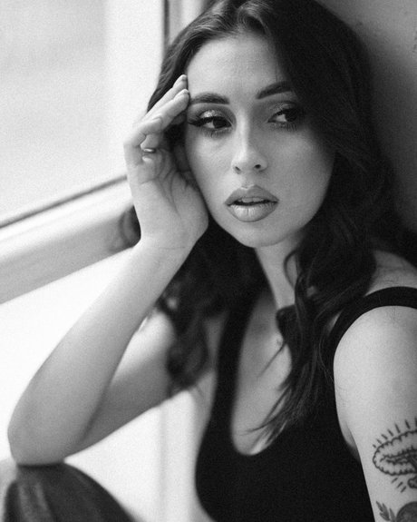 Aisux Aisultanax high quality actress pictures