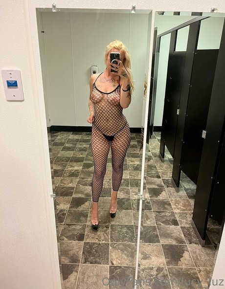 Lucyluz model adult photos