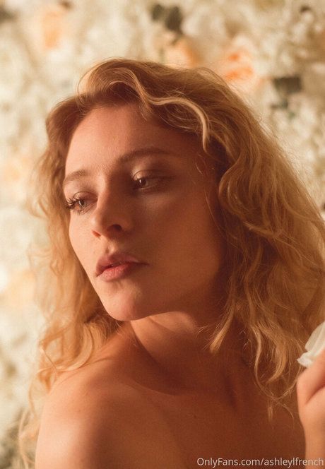 blonde secretary onlyfans best pictures