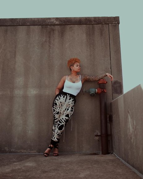 Jina C exclusive model image