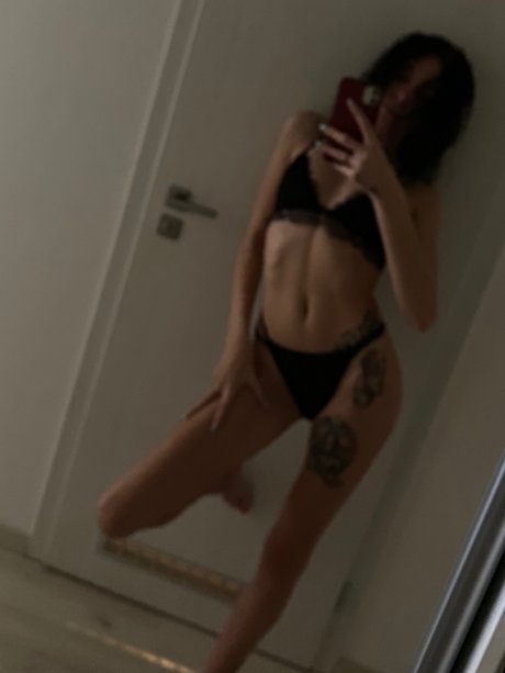 retro onlyfans exclusive image