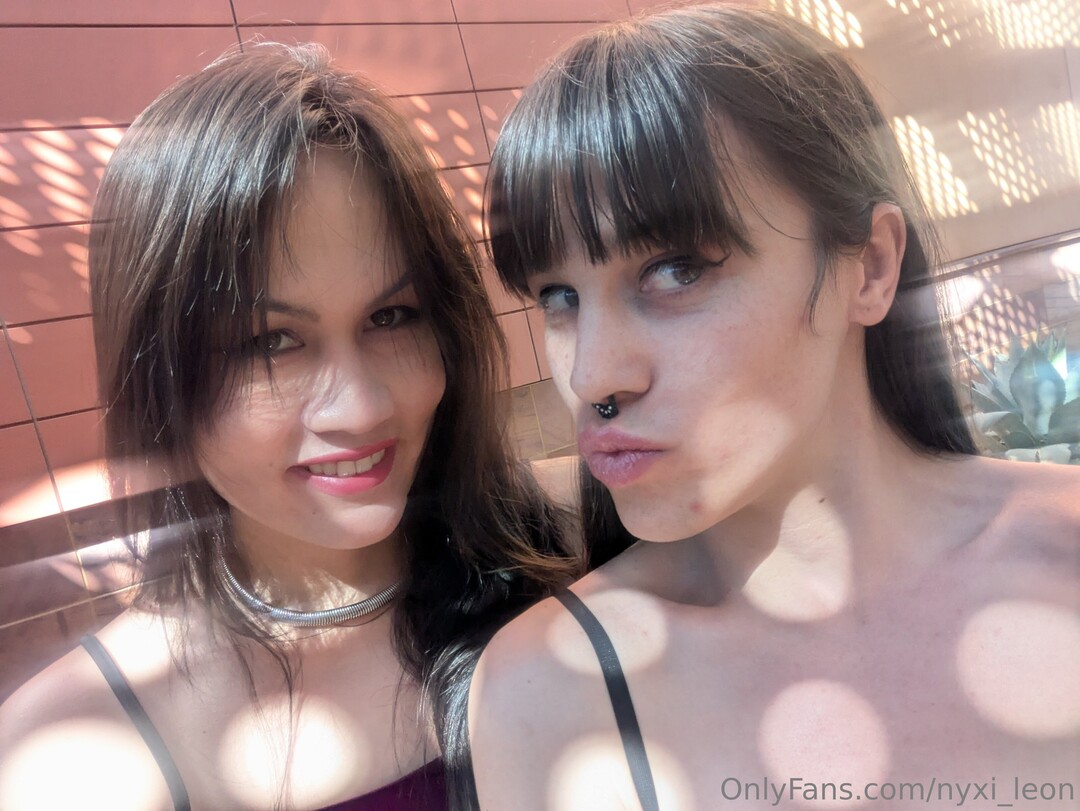 Nyxi Leon model free pictures
