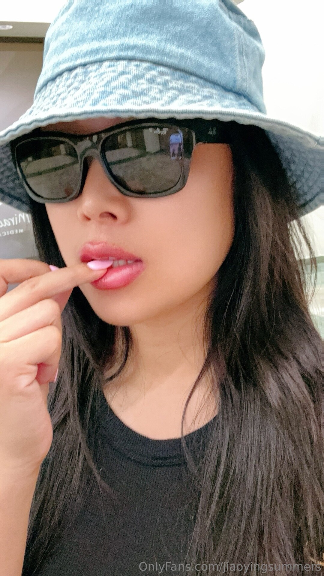 Jiaoyingsummers adult model pic