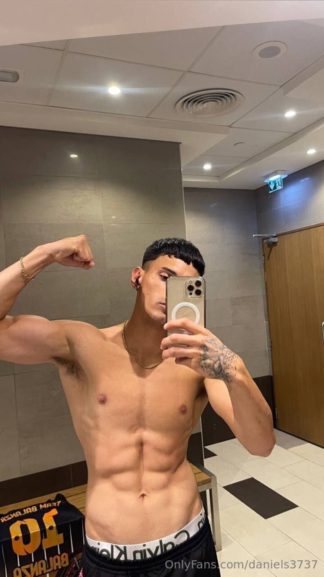 teen topless onlyfans nude images