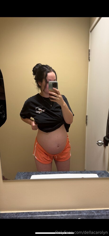 Dellacarolyn free actress pictures