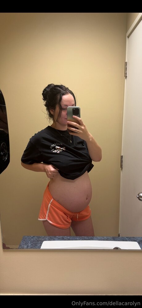 Dellacarolyn top pornstar photos