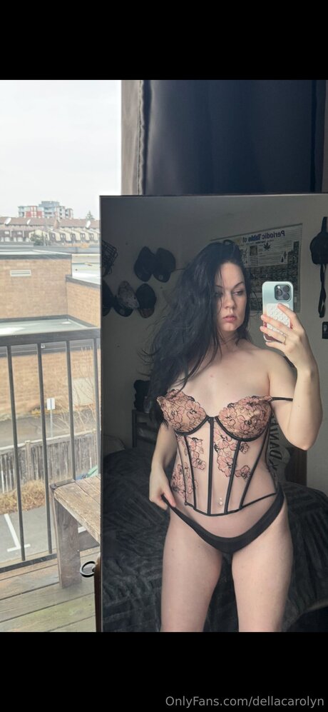 Dellacarolyn art pornstar photos