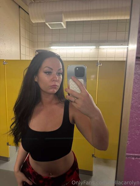 Dellacarolyn exclusive pornstar image