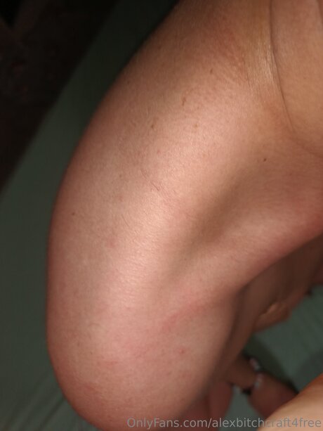 Alexbitchcraft4free erotic star pic