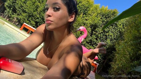 Paula Flores model free photo