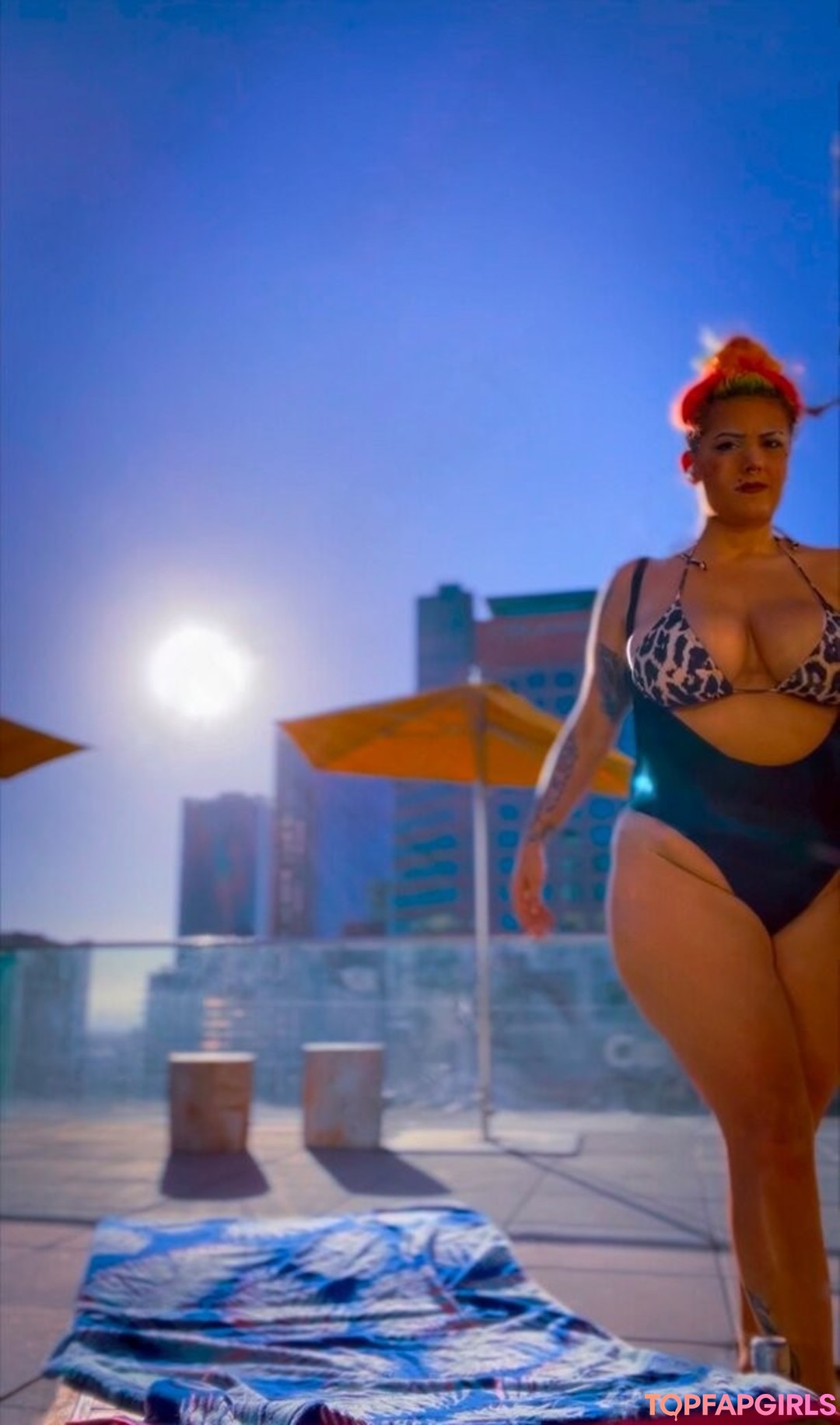 Zombiunicorn sexy star pic