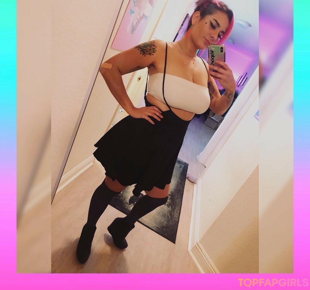 Zombiunicorn model sex pic