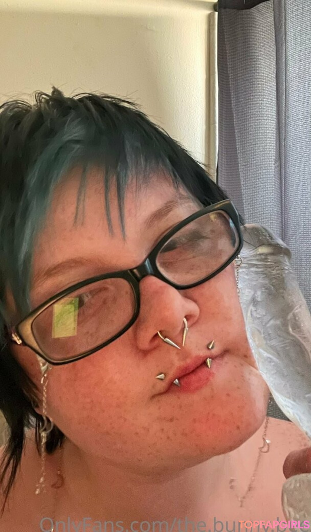 zomcel model exclusive pics