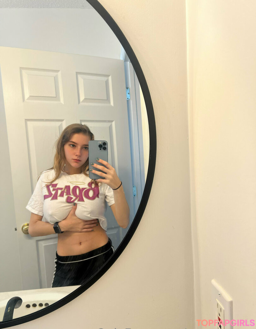 zooemoore hd pornstar picture