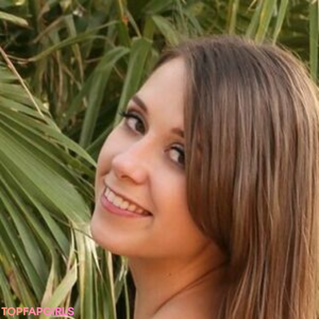 Zoey Laine beautiful star img