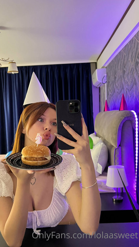 Lolaasweet Lyalyaaa model nude picture