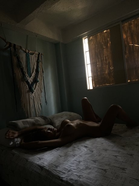 _Victoria Mejia model high quality img