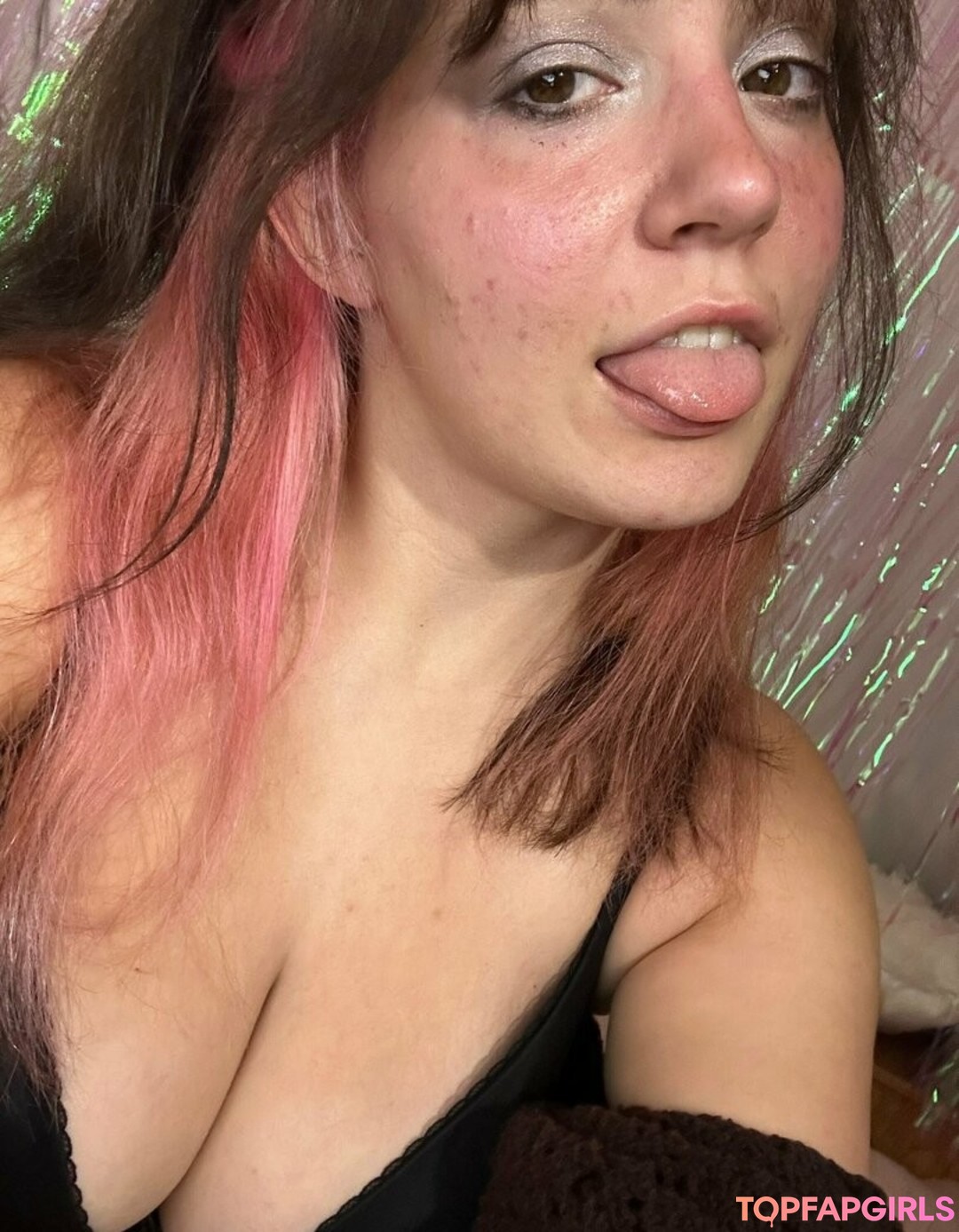 zoeybenzz porn star img
