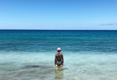 Zoe Lister Jones pornographic star img