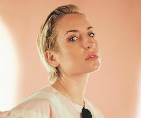 Zoe Lister Jones nudes model archive