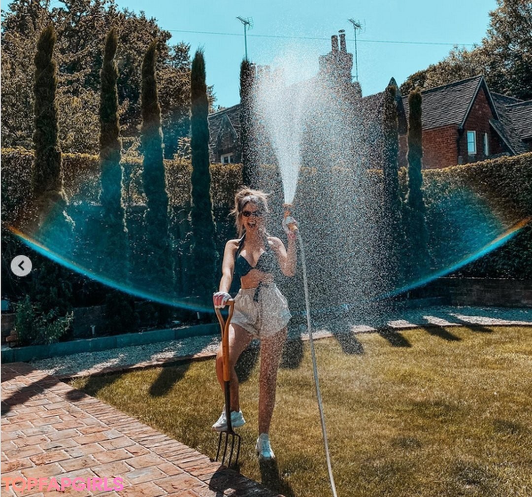 Zoe Sugg best star pic