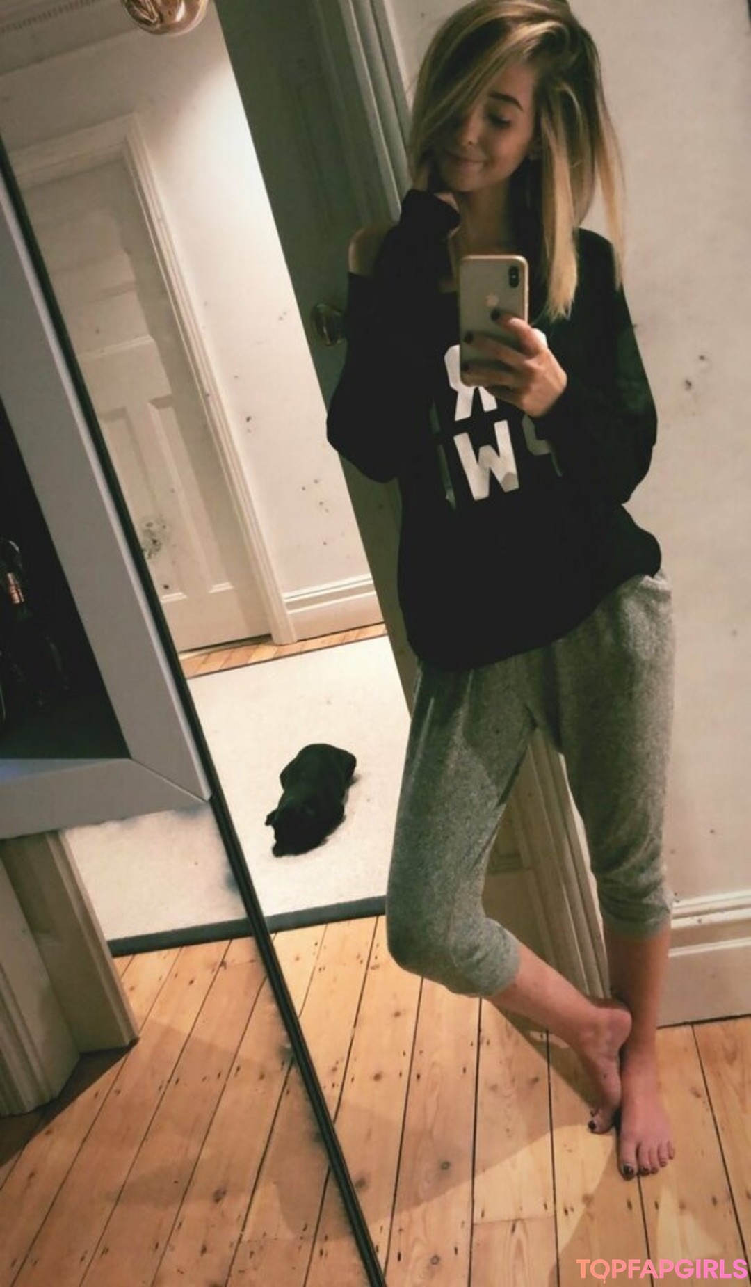 Zoe Sugg model adult pics