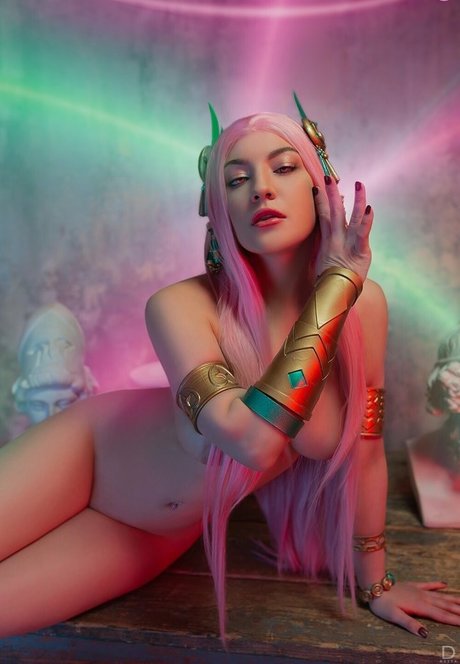 Zoe Volf pretty actress image