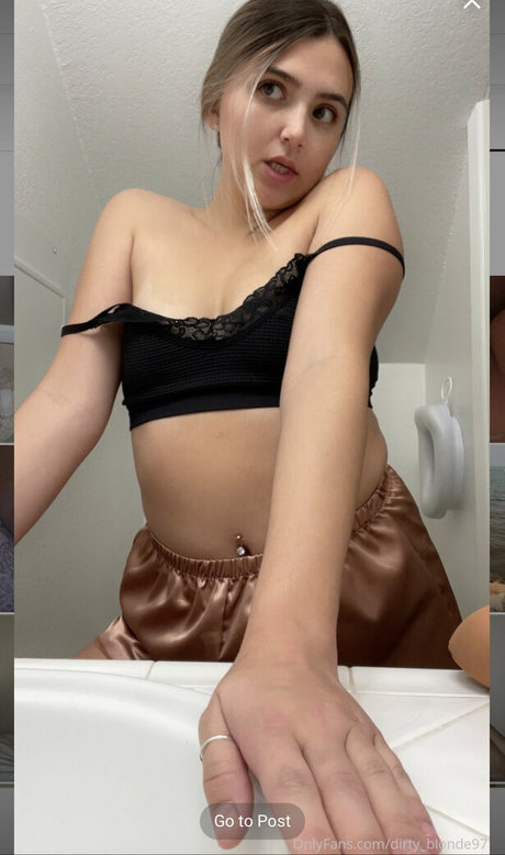 Zoe Nicole profile image