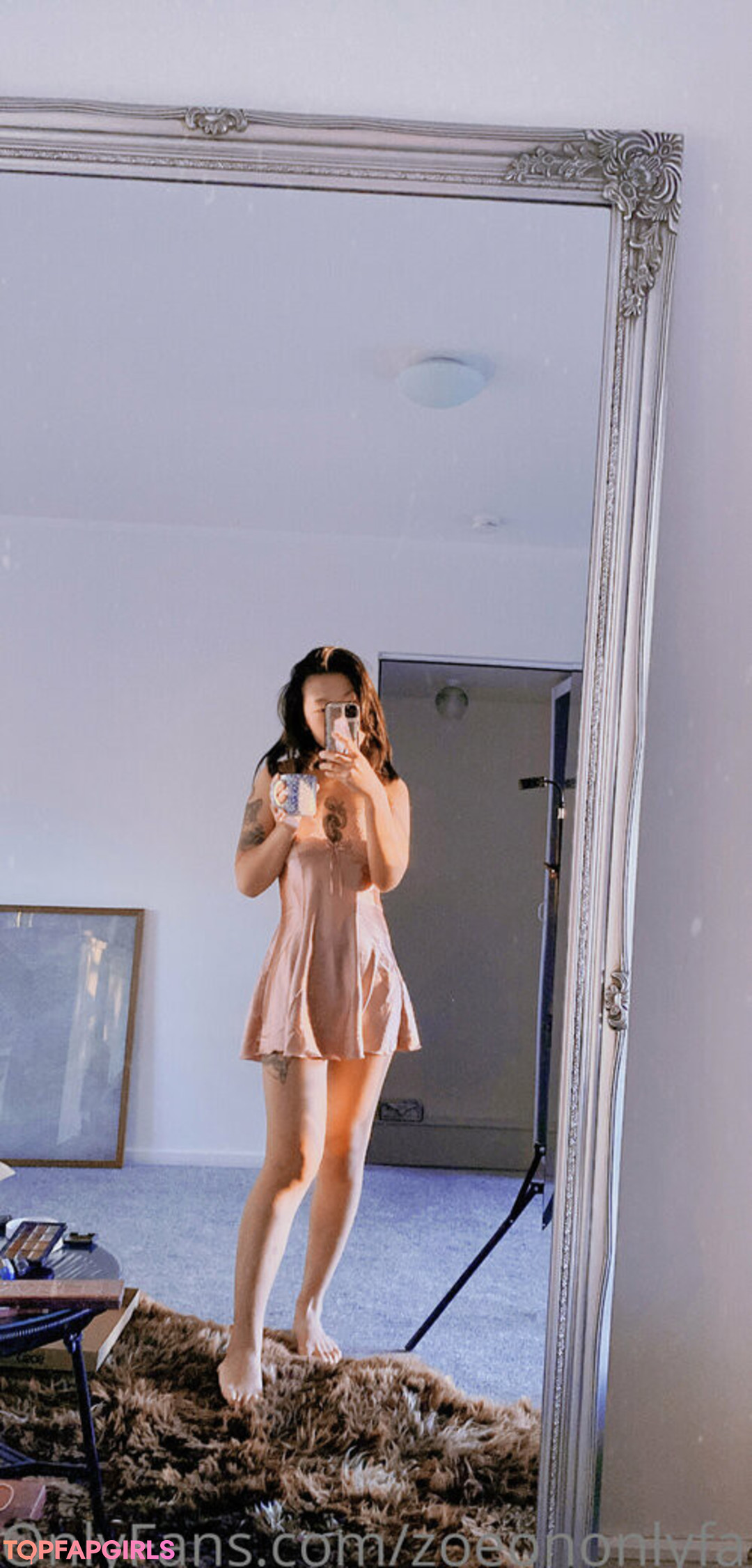 zoeononlyfans porn model pics