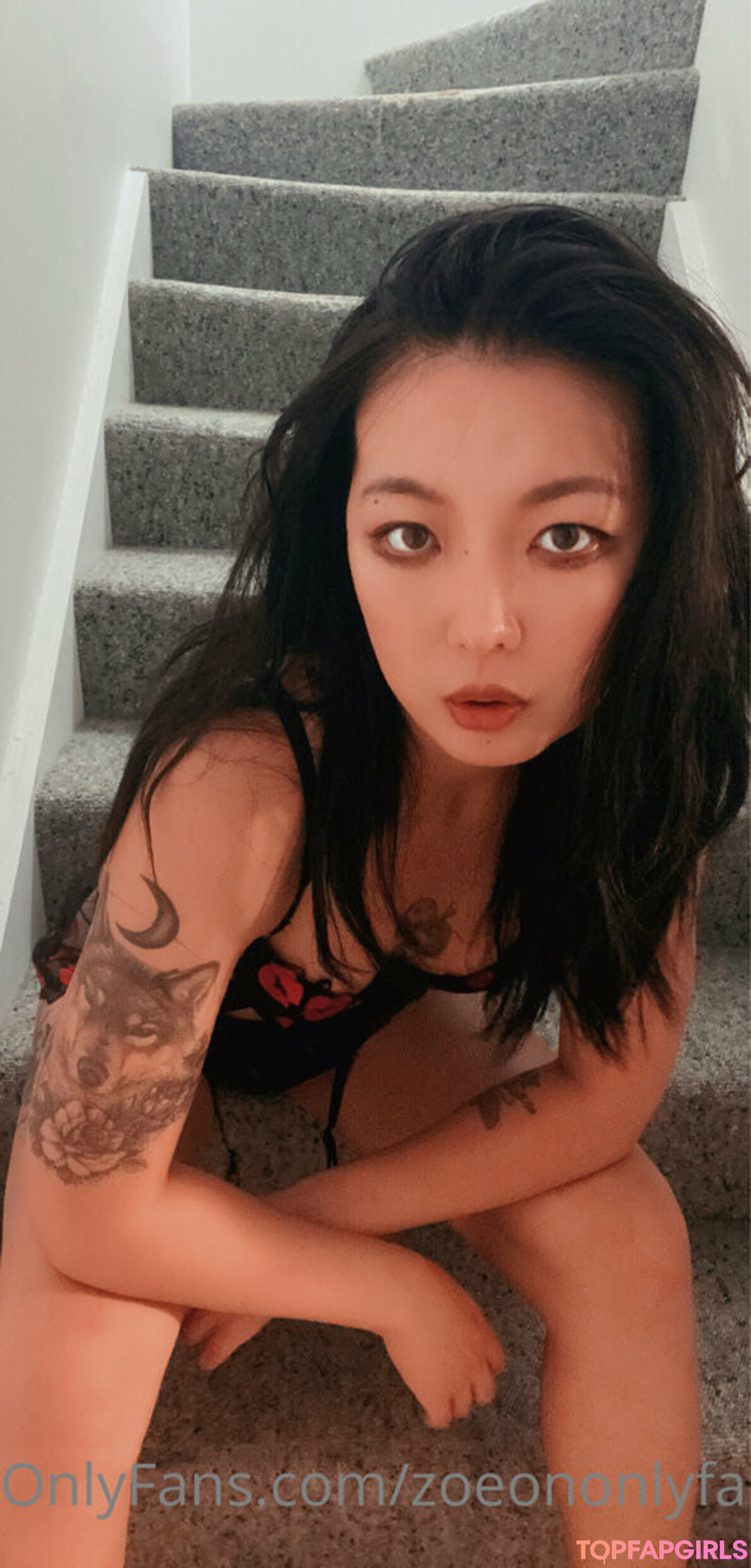 zoeononlyfans model hd photos