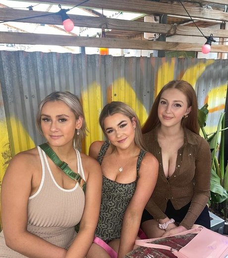 lesbians onlyfans free nude img