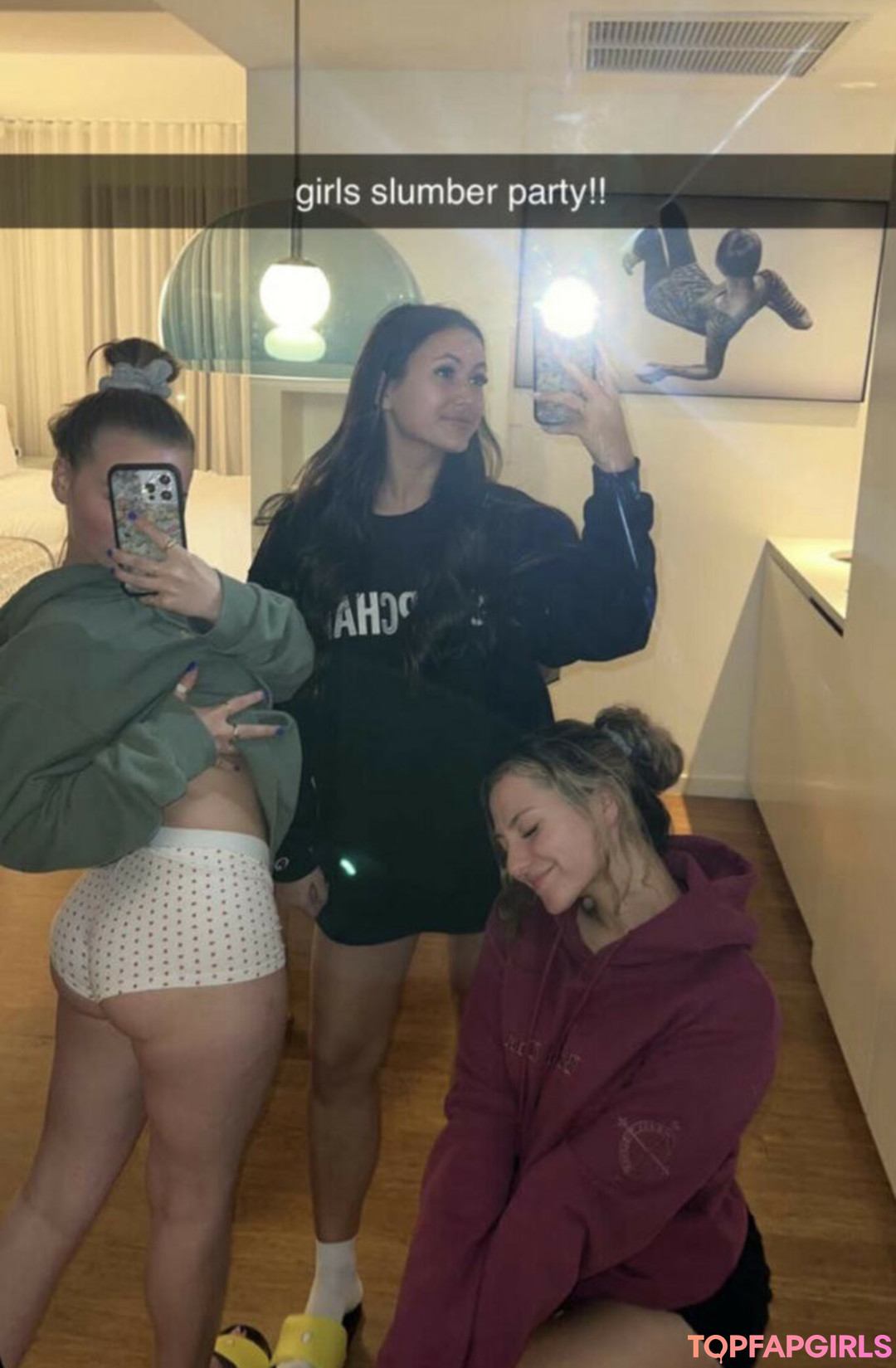 Zoe Ferguson star hot photo